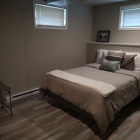 Fully Furnished On Broadway In Moncton Apartment Luaran gambar