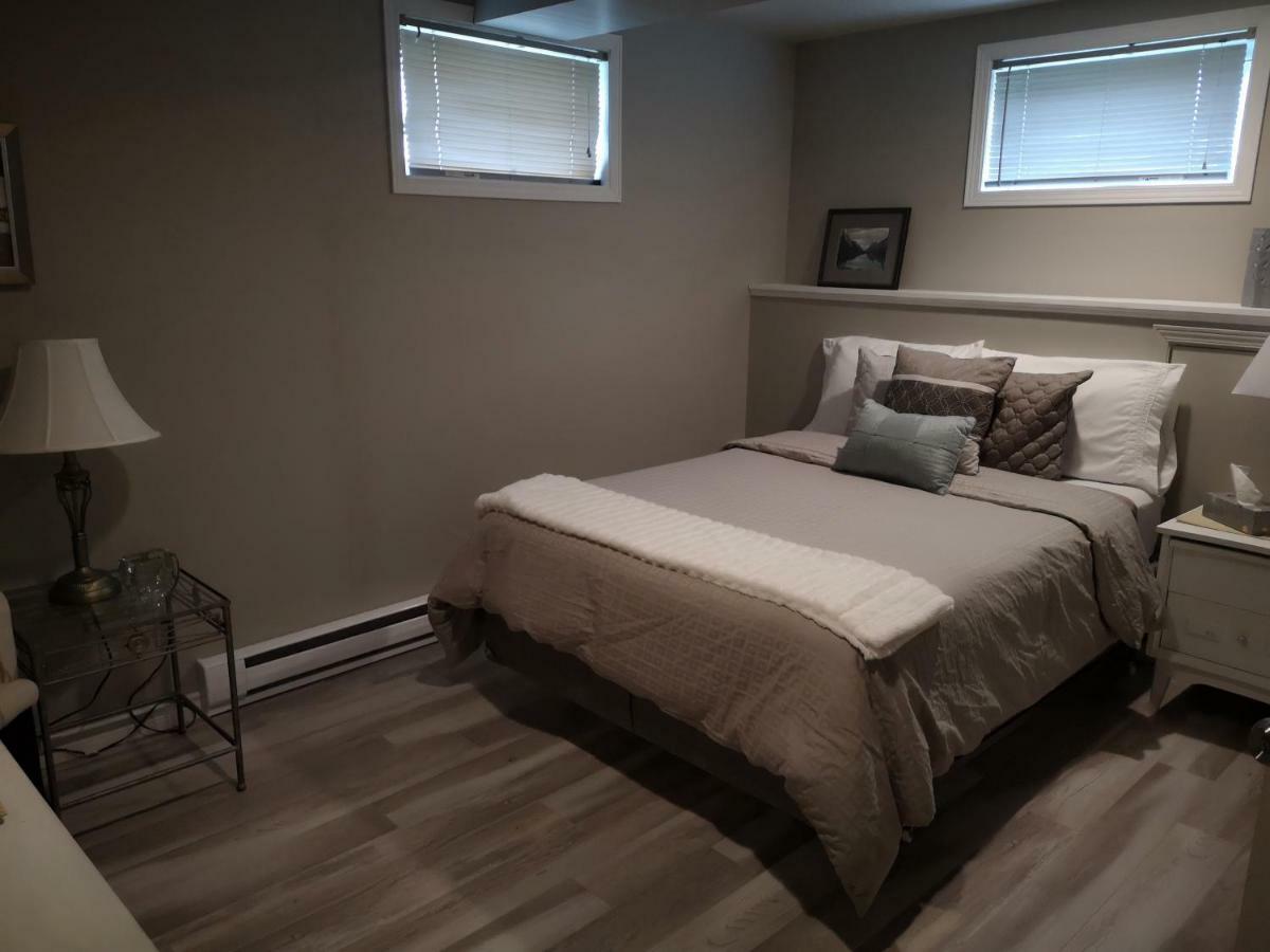 Fully Furnished On Broadway In Moncton Apartment Luaran gambar