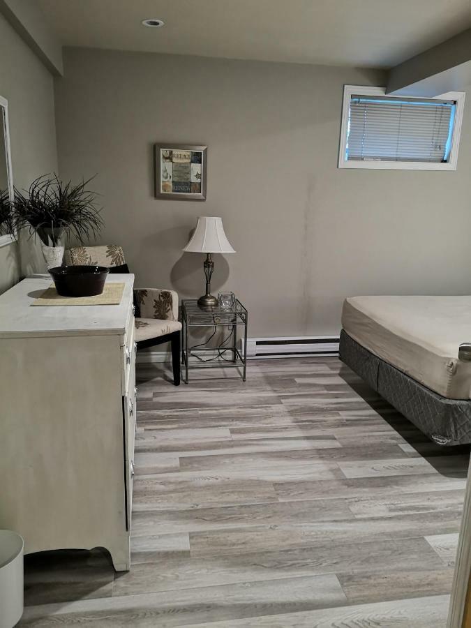 Fully Furnished On Broadway In Moncton Apartment Luaran gambar